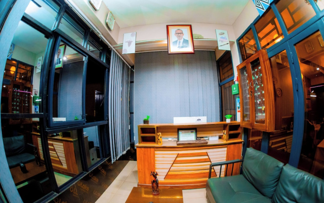 Shaste City Hotel
