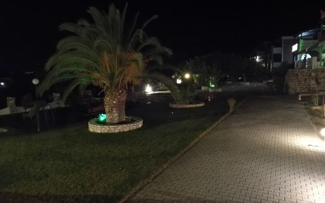 Saint George Hotel & Rooms
