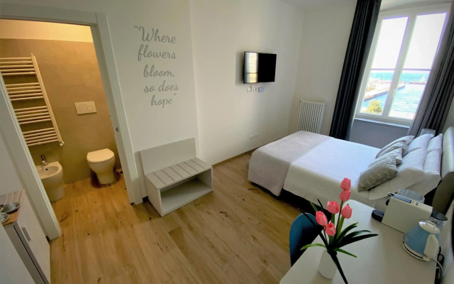 Five Flowers - Guest House