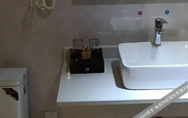 Red-crowned Crane Hotel, Liyang