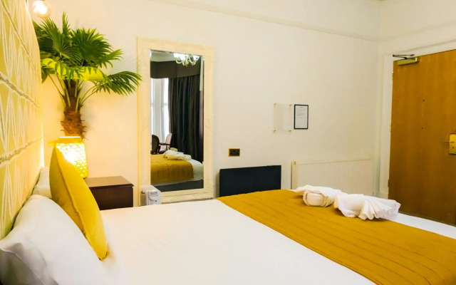 Lovat Hotel
