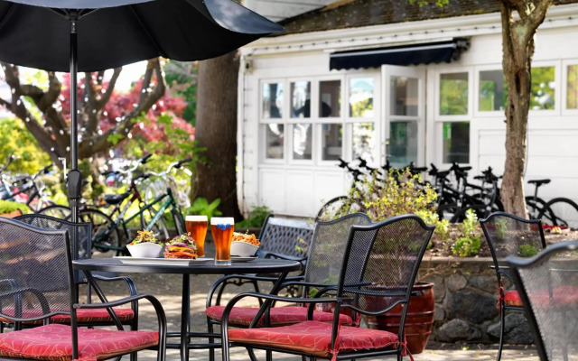Huntingdon Hotel and Suites