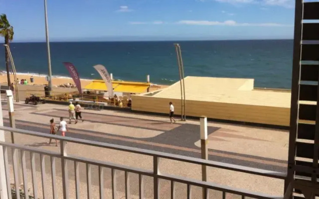 Beachfront Quarteira 3