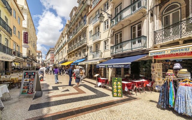 Lisbon's Heartbeat Your Premier Address