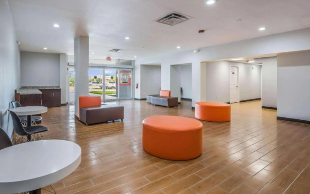 OYO Hotel Orlando Airport