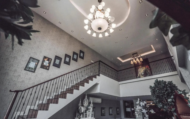 Club Tree Hotel