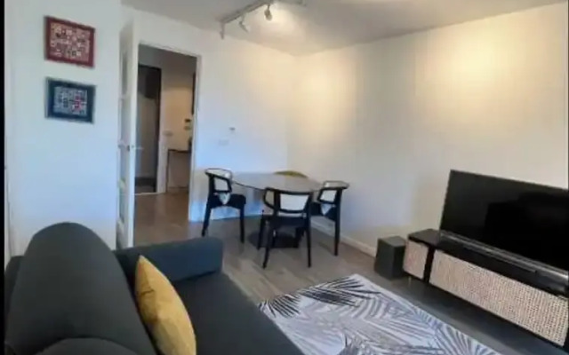 Flat With Balcony 4p/1bdr Near La Defense