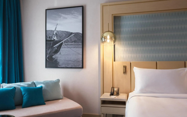 Maani Muscat Hotel & Suites