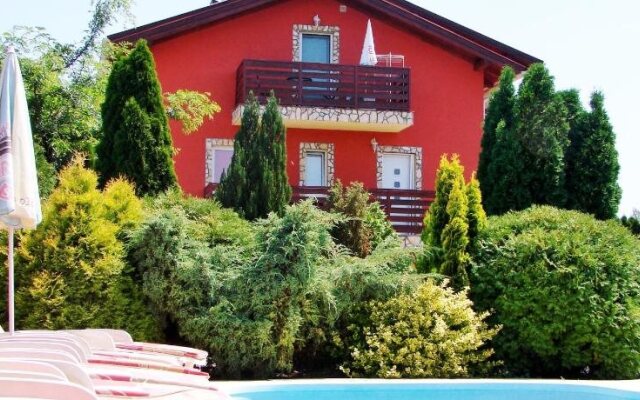 Veronika Villa