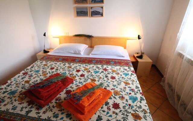 Apartment With Pool, Beautiful Surroundings