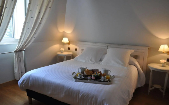 The Originals City, Hôtel La Reine Jeanne, Orthez (Inter-Hotel)