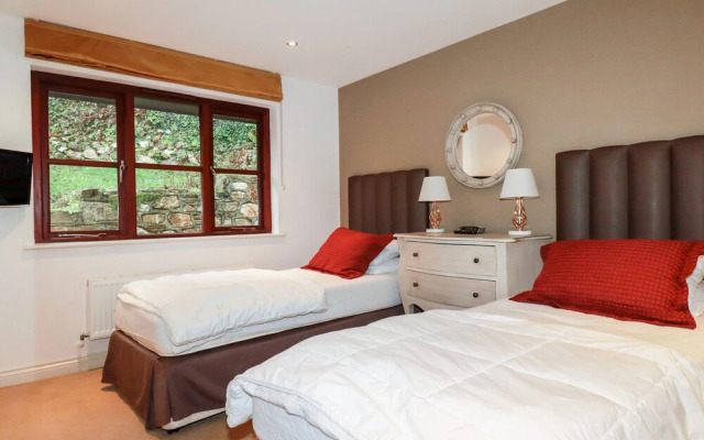 Lodge 22 Cherry