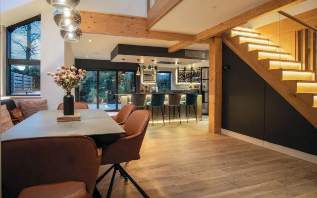 Ty Cyfoes - Luxurious 4 Bedroom - St. Florence