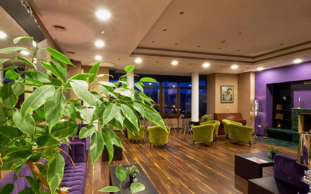 Yantra Grand Hotel -Sharlopov Hotels