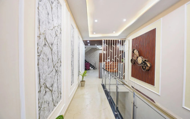 Fabhotel Regal