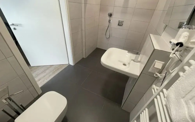 IQ Hotel