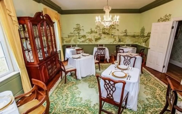 The Virginia Cliffe Inn