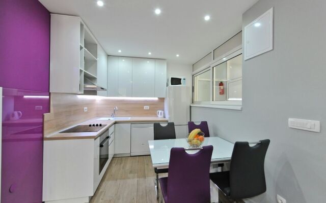 Apartment Purple Summer City