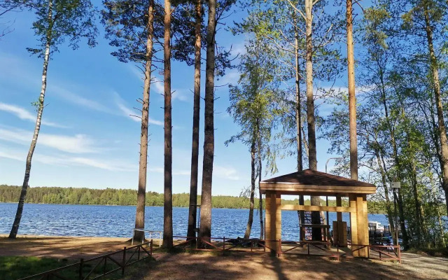 Дом на Oзерe Cухoдoльcкое