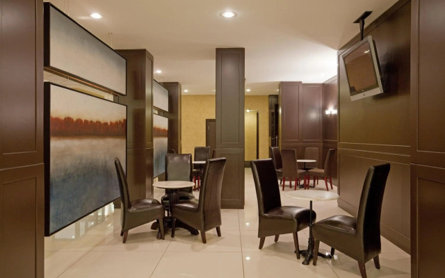 Armon Plaza Montreal Airpt, Trademark Collection by Wyndham
