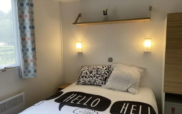 Neat Chalet With Microwave, Antwerp at 39 km