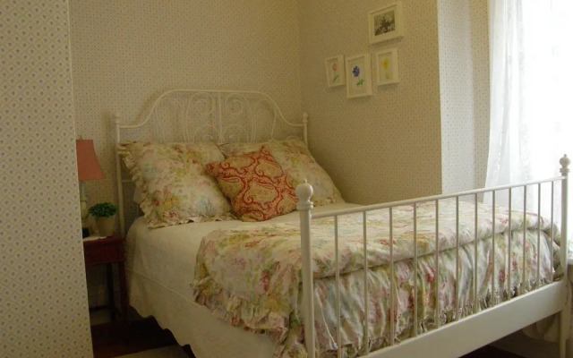 Fisher House Victoria Bed and Breakfast