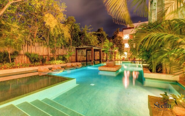 Private Rooftop 1BR Condo with Stunning Common Areas by Stella Rentals