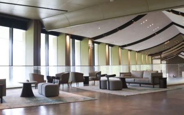 Qingdao Yixing Fang Hua Jian Tang · Lan She