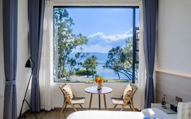 Banyi (Half-One) LakeSide Villa