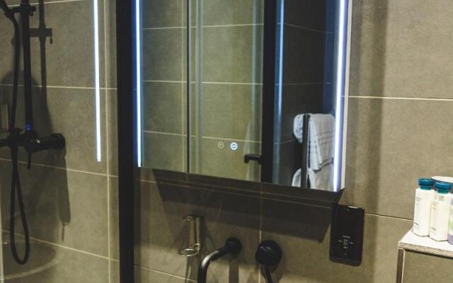 Mono Suites