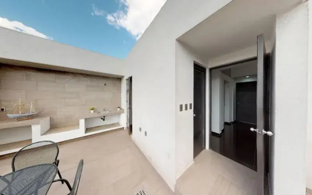Brand New PH with Private Rooftop @ WTC