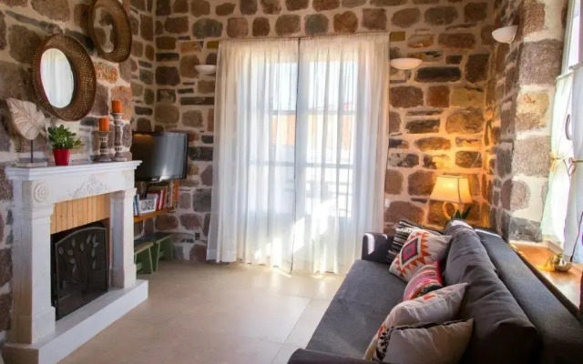 Lithos Residence Poros