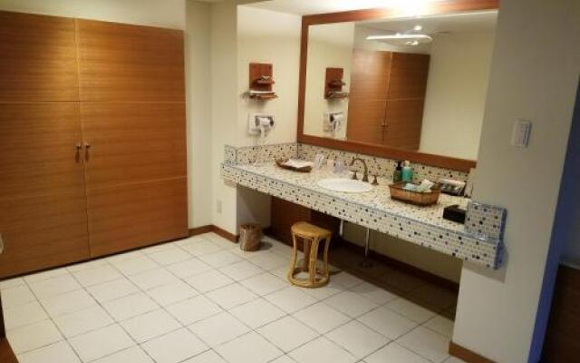 Hotel Y (Adult Only)