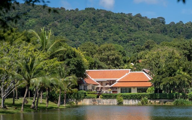 Nai Harn Baan-Bua