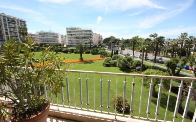IMMOGROOM Rentals - Luxurious apartment in Palm Beach