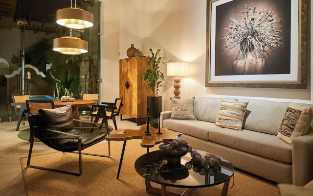 Singular Signature Residences