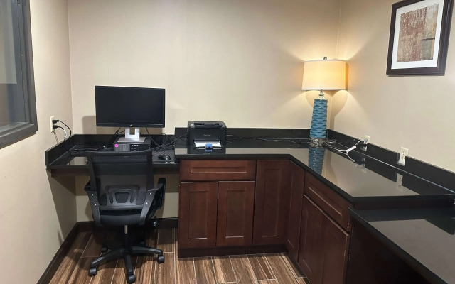 Wingate by Wyndham Harrisburg Near Hershey