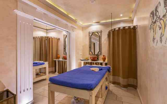 Anissa Beach & Village Resort