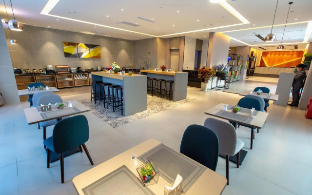 Homeinn Selected Hotel (Kunming Economical Development Zone)