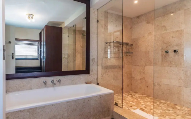 Secure One Bed Uninterrupted Ocean Views