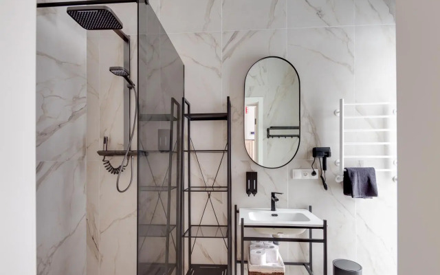 Дом на Вишневой улице, 8