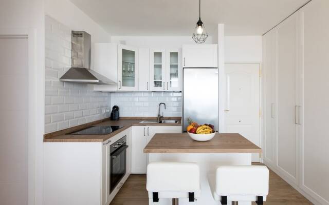 Endless Summer Apartment, Fresh Style and Sea Views