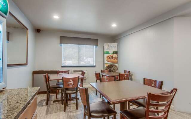 Quality Inn Atlanta Airport - Central