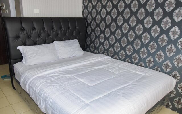Minimalist Serpong Greenview Apartment