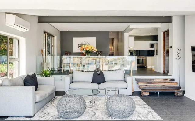 Ocean View Camps Bay 5bed Villa w Pool Valtameri