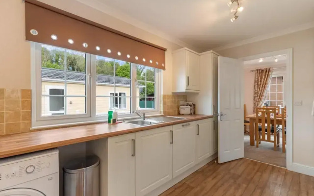 Castaway Lodge - Close to Beach Lovely Lodge With Veranda