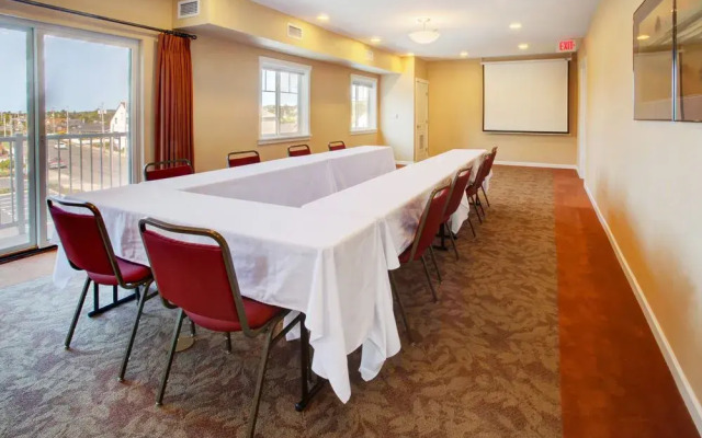 Rivertide Suites Hotel