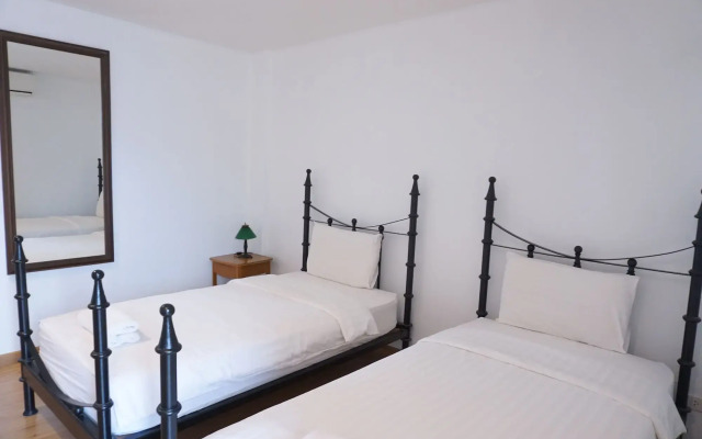 Sri Chiangkhan Hotel