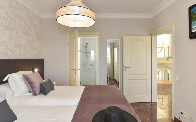Belvilla by OYO Villa Doramas 12 pax