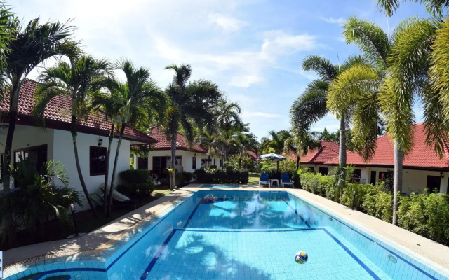 Smile House & Pool